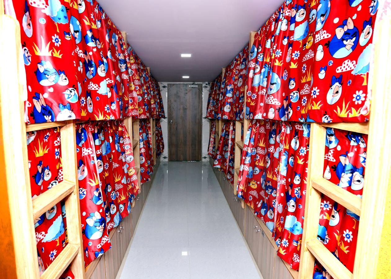 Delta Dormitory Мумбаи Экстерьер фото